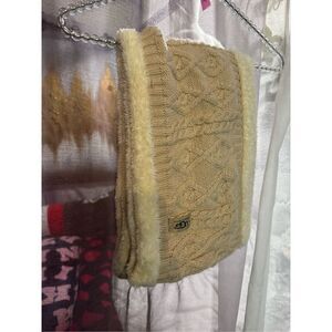 Ugg white/cream tan cable knit sweater infinity scarf reversible w/white fur